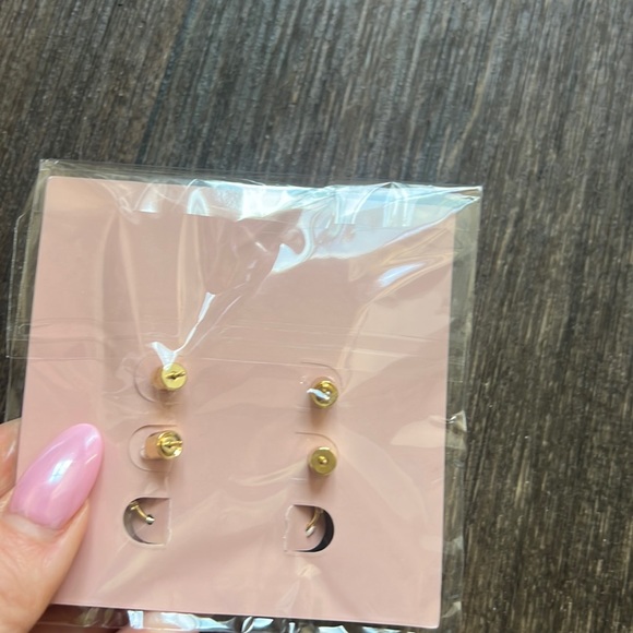 SWEET CRYSTALS EARRING SET - Picture 3 of 4